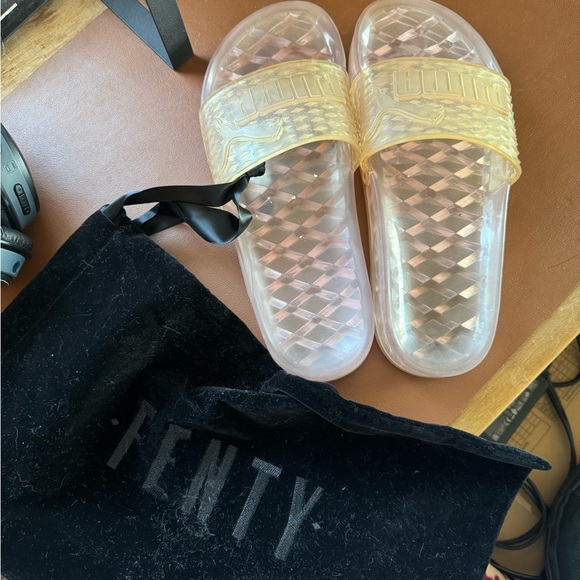 PUMA Fenty x Rihanna Jelly Slide Sandals – Women’s Size 8 - Picture 2 of 4